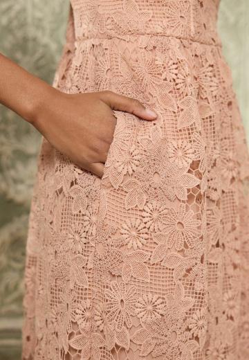 Платье без бретелек