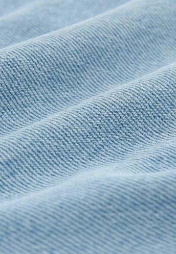 Короткие джинсы