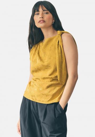 Блузка без рукавов