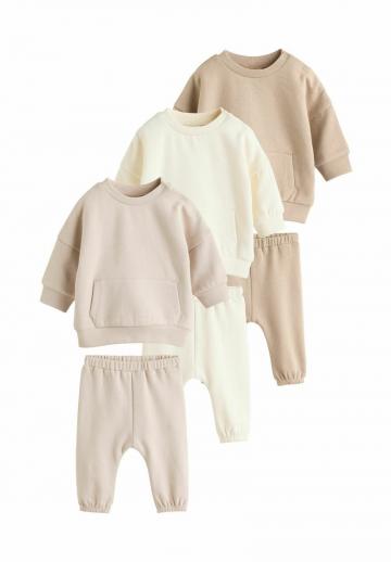 Набор одежды