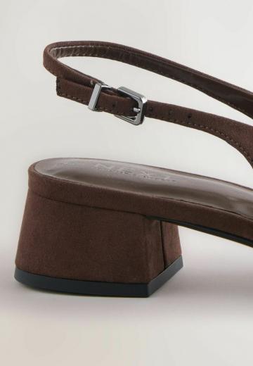 Туфли с ремешком