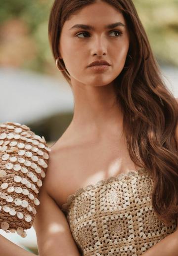 Топ без бретелек