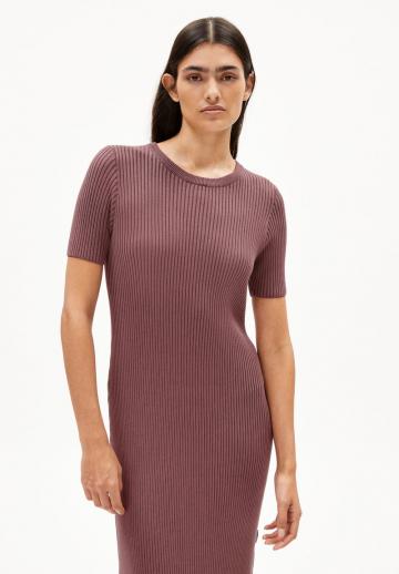 Вязаное платье