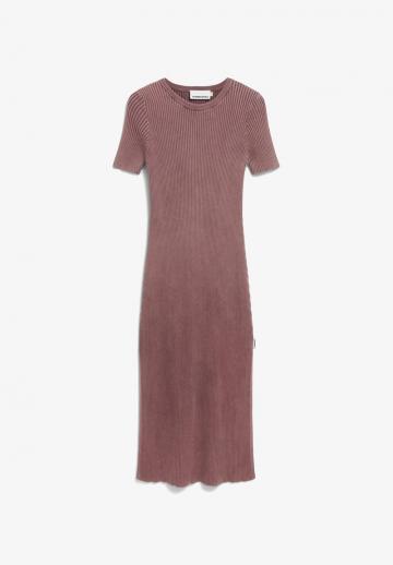 Вязаное платье