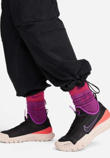 Брюки с накладными карманами