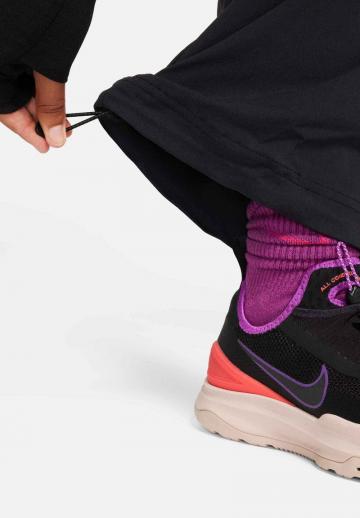 Брюки с накладными карманами