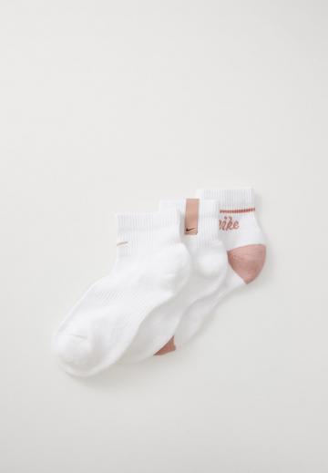 Спортивные носки