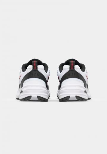 Тренировочные кроссовки