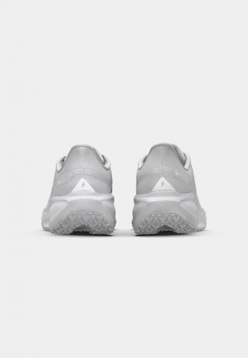 Беговые кроссовки