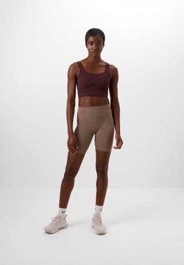 Спортивный бюстгальтер