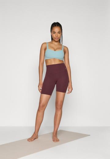 Спортивный бюстгальтер