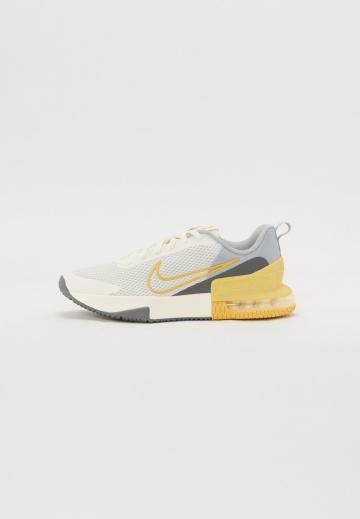 Тренировочные кроссовки