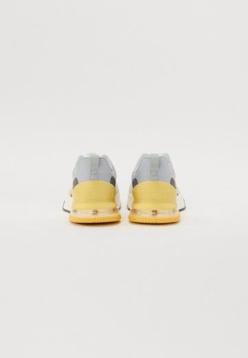 Тренировочные кроссовки