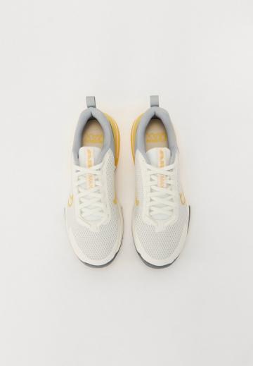 Тренировочные кроссовки