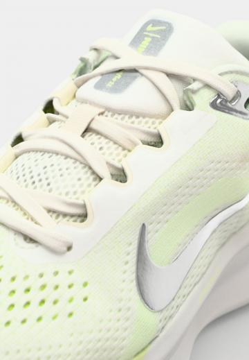 Беговые кроссовки