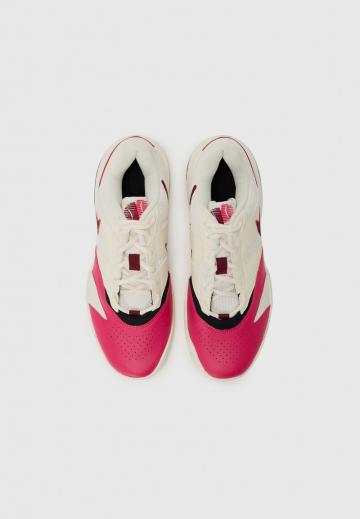 Теннисные кроссовки