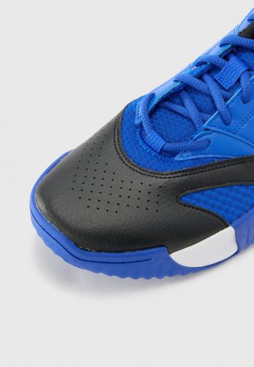 Теннисные кроссовки