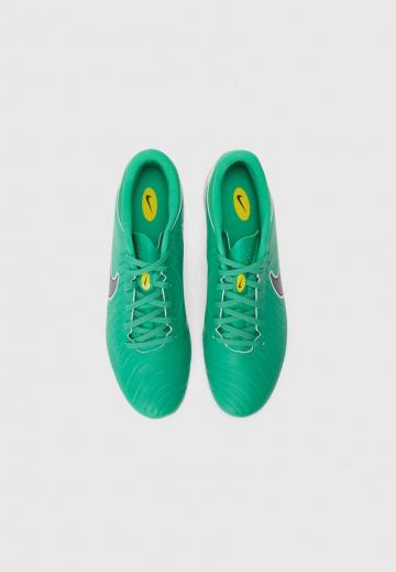 Футбольные бутсы