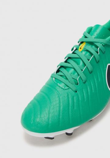 Футбольные бутсы