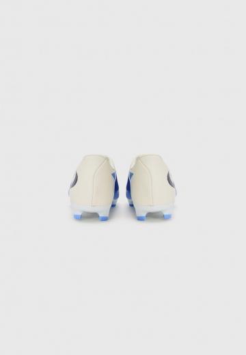 Футбольные бутсы