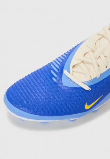 Футбольные бутсы