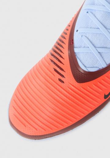 Футбольные бутсы