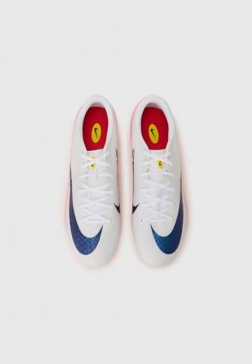 Футбольные бутсы