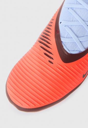 Футбольные бутсы