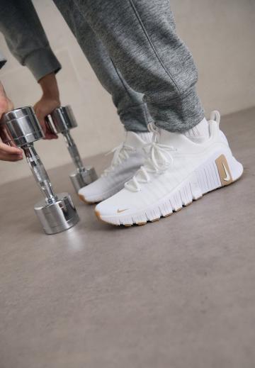 Тренировочные кроссовки