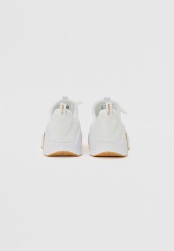 Тренировочные кроссовки