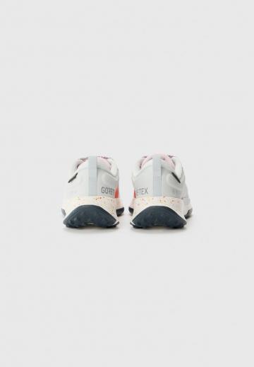 Беговые кроссовки