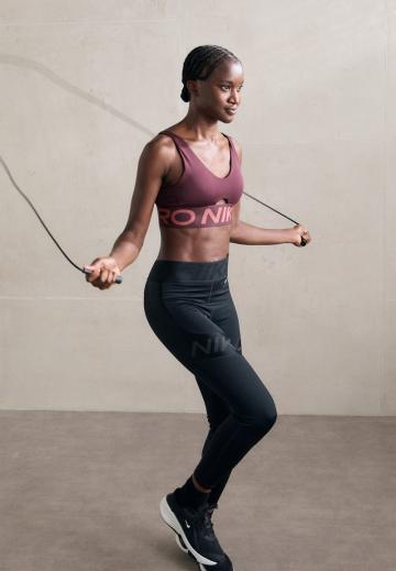 Спортивный бюстгальтер