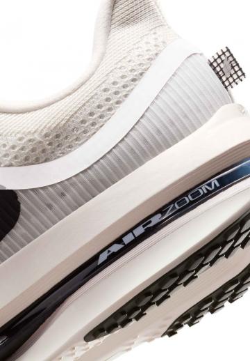 Беговые кроссовки