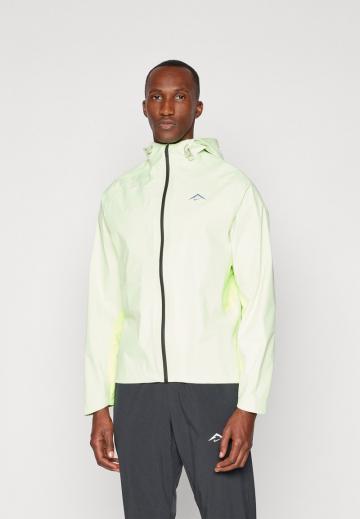 Спортивная куртка