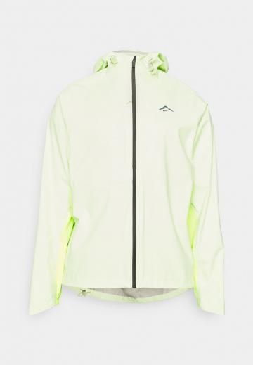 Спортивная куртка