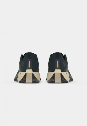 Беговые кроссовки