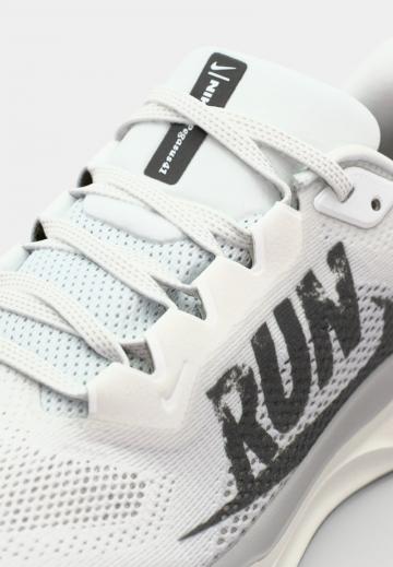 Беговые кроссовки