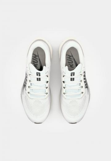 Беговые кроссовки