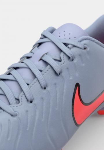 Футбольные бутсы