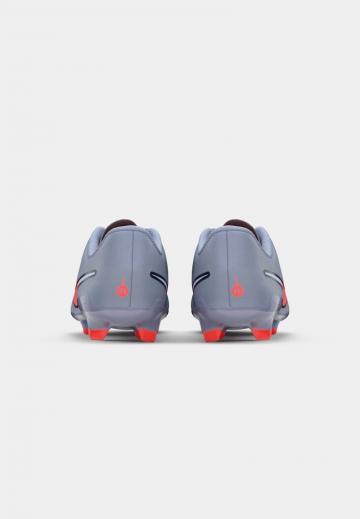 Футбольные бутсы