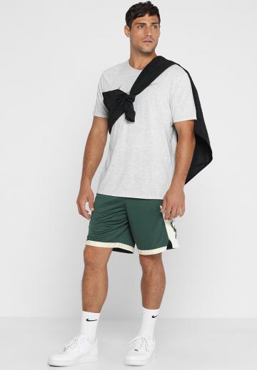 Спортивныве шорты