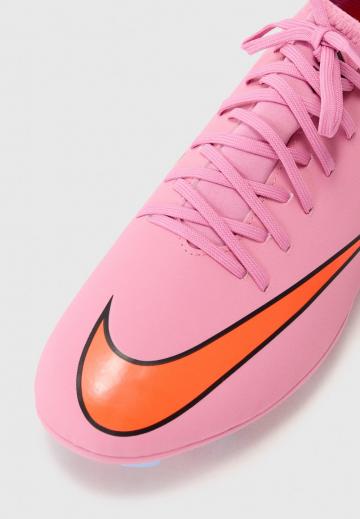 Футбольные бутсы