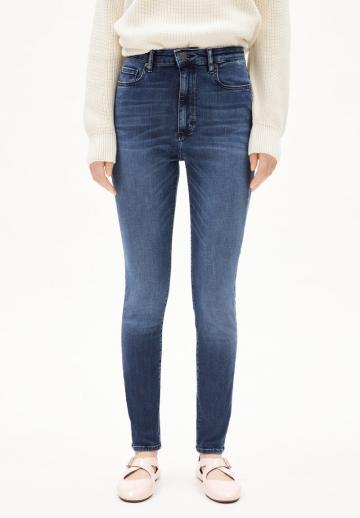 Короткие джинсы