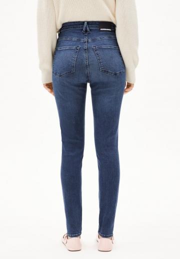 Короткие джинсы