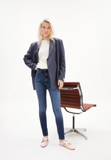 Короткие джинсы