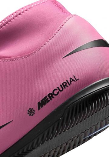 Футбольные бутсы