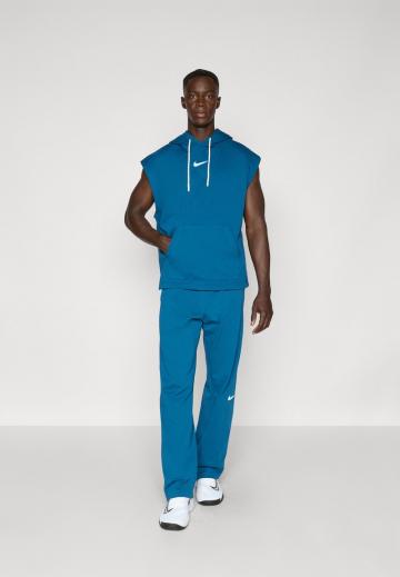 Спортивная кофта