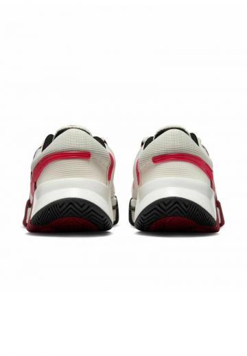 Теннисные кроссовки