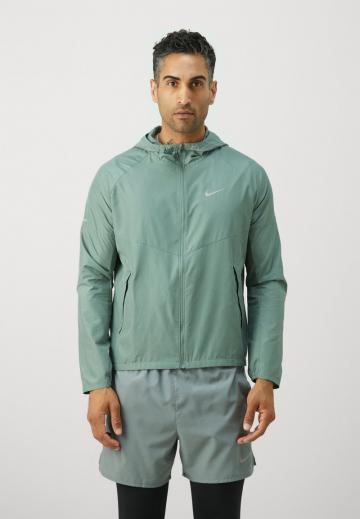 Куртка-дождевик