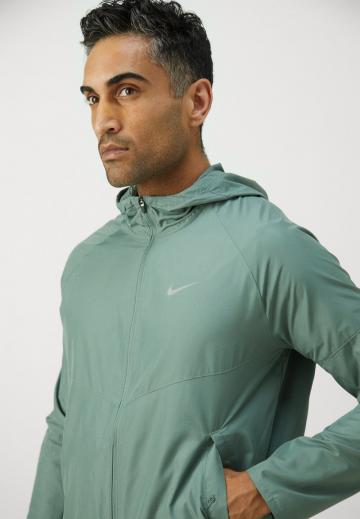 Куртка-дождевик